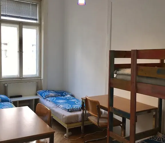 Chichilli Hostel *